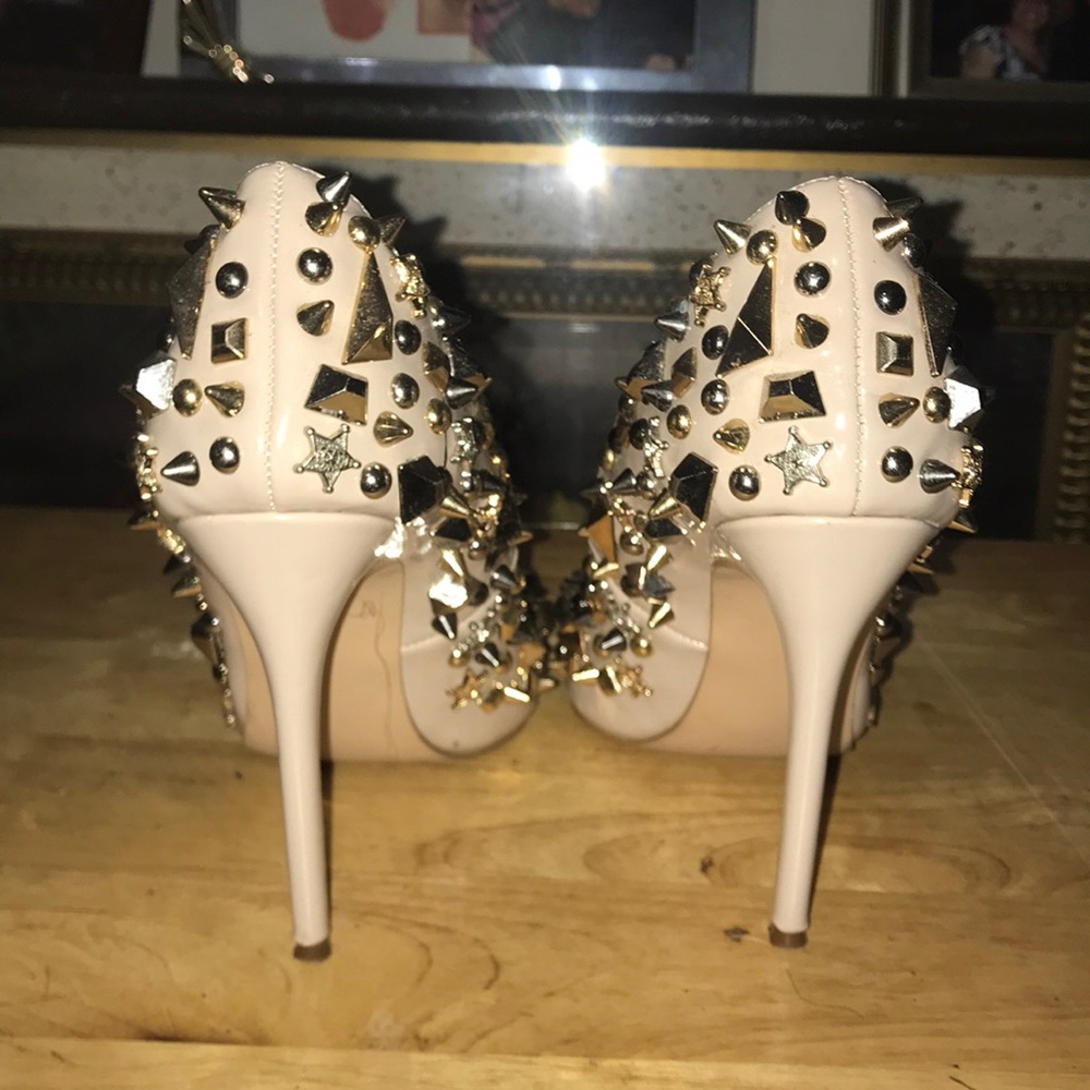 Pumps - Picture 2 of 3